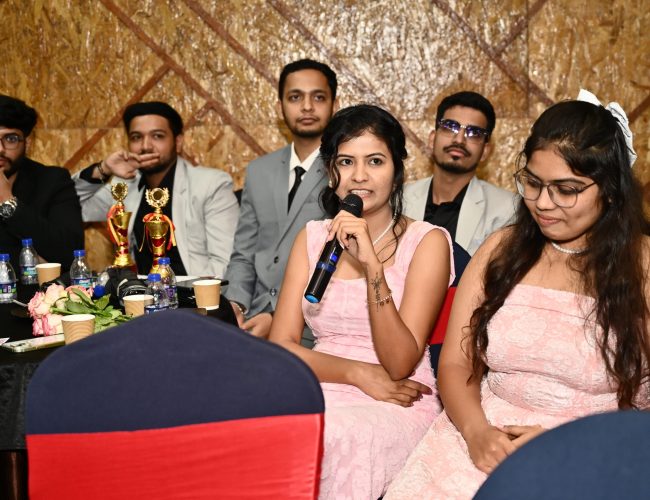 Team members at ET's Fourth Year Anniversary Celebration - Photo 3